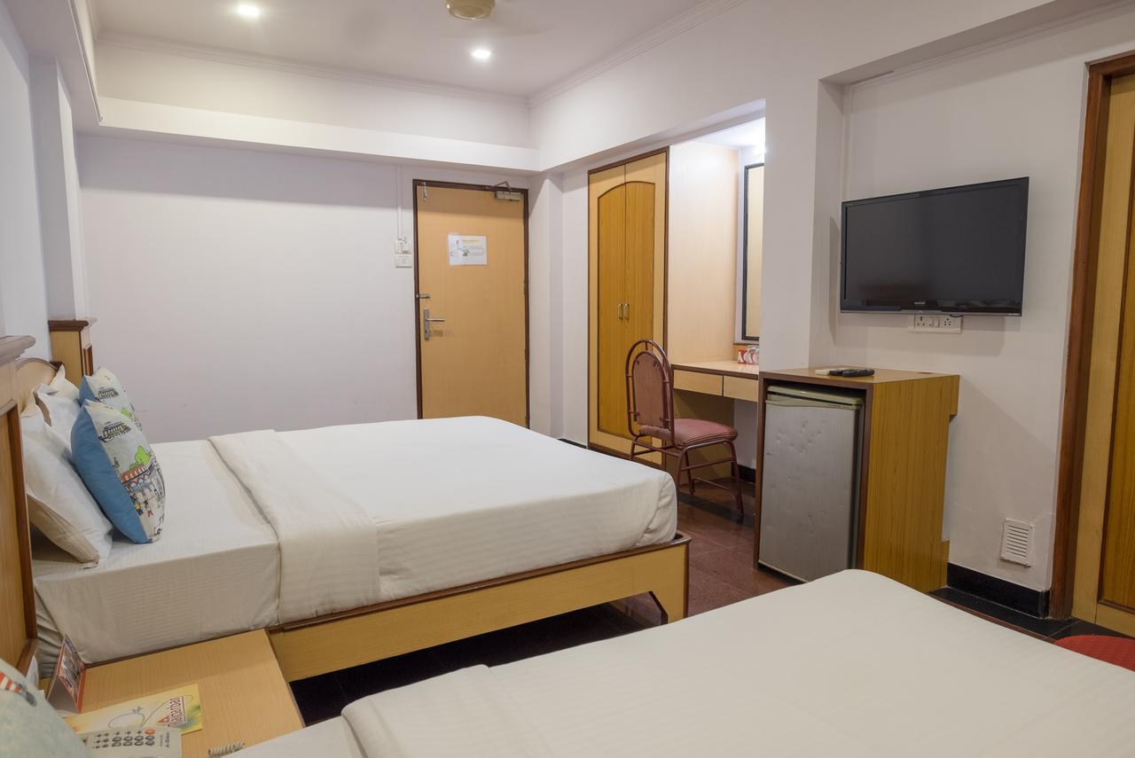 Oyo Flagship 561 Host Inn مومباي المظهر الخارجي الصورة
